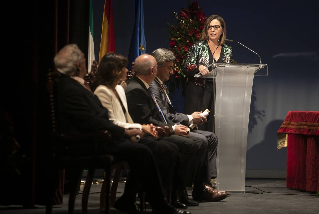 Vargas Llosa al recoger su Premio Averroes en Córdoba: «Leer nos hace críticos y rebeldes»